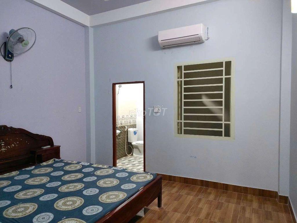 Nhà phố 4m x 16m. 3 Tầng 1/ Hẻm nhựa 7m thông Hiệp Thành 13