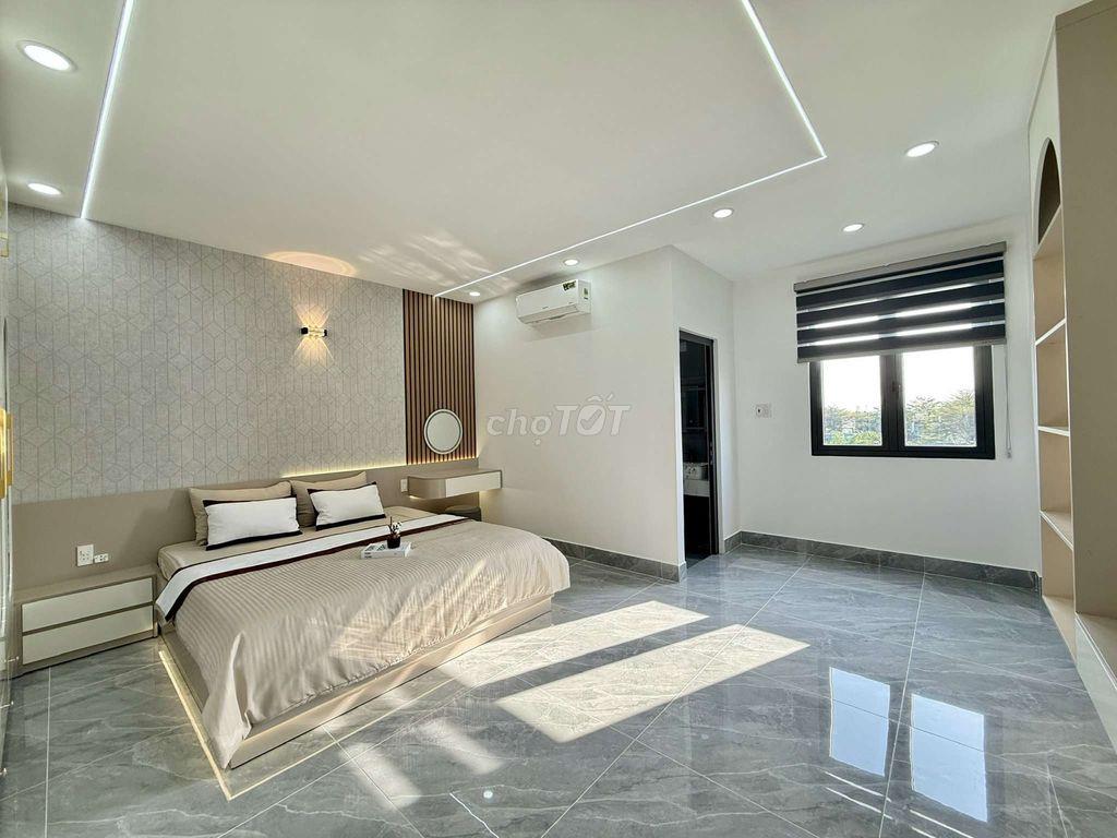 Nhà 5m x 20m. 4 Tầng Có Thang Máy Hẻm nhựa Thông Lê Thị Riêng