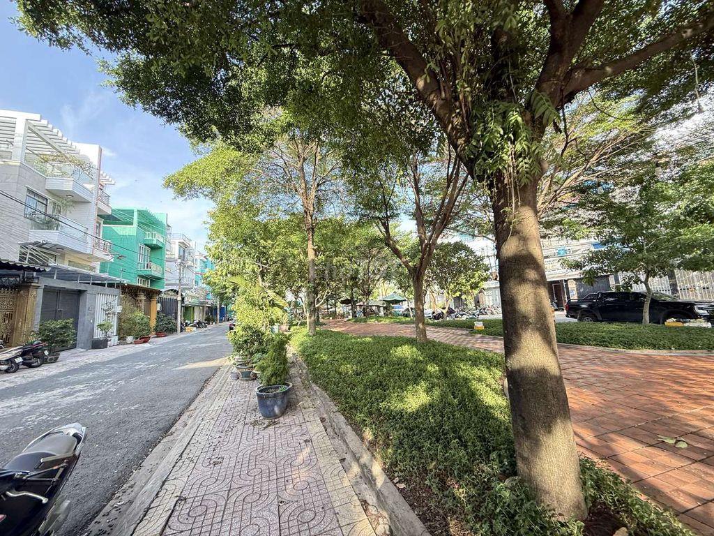 Biệt thự đẹp 10m x 20m.Hầm 3 Lầu Thang Máy View Công Viên Lê Thị Riêng