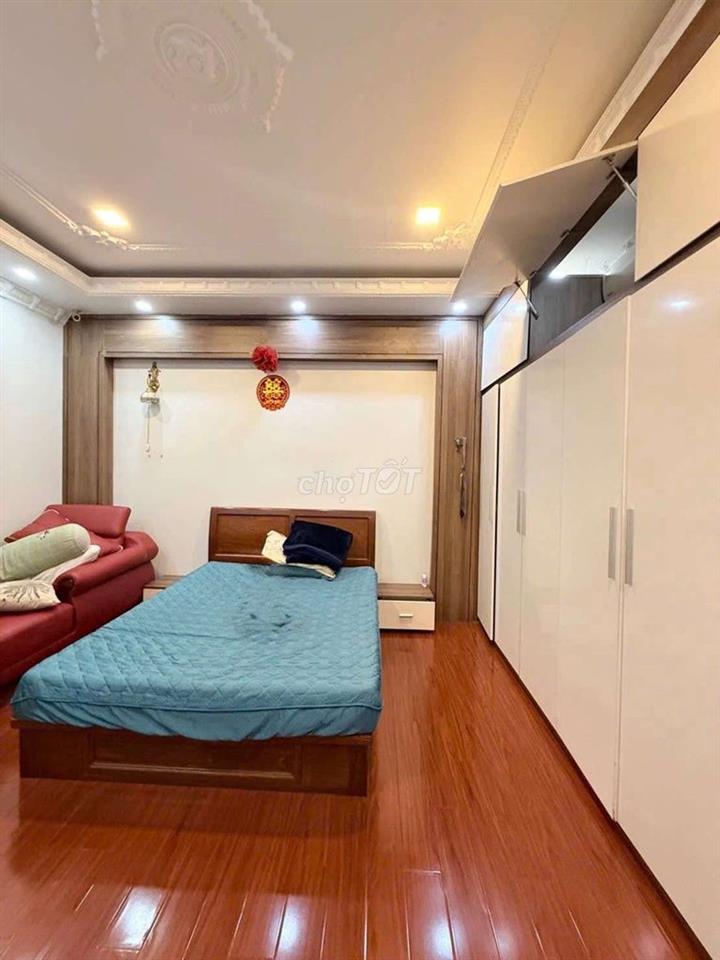Biệt thự đẹp 10m x 20m.Hầm 3 Lầu Thang Máy View Công Viên Lê Thị Riêng