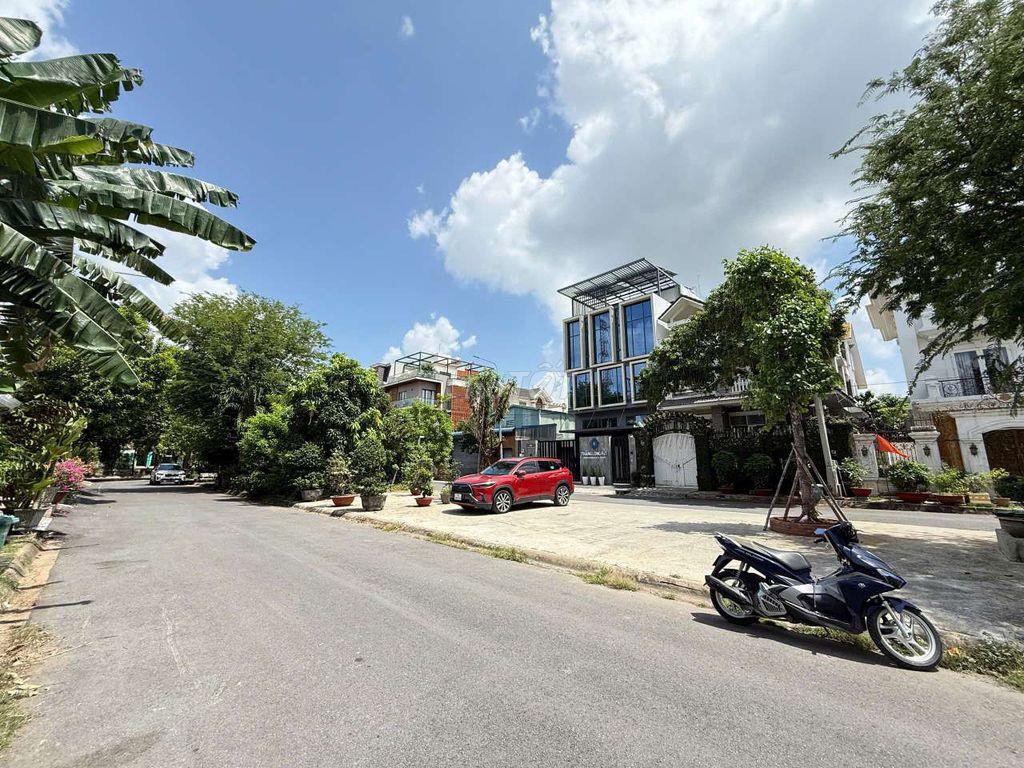 Lô đất đẹp 10m x 18m. 180m2. view Công viên KDC Phú Nhuận Lê Thị Riêng