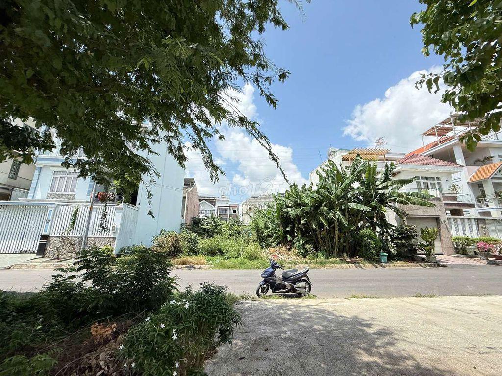 Lô đất đẹp 10m x 18m. 180m2. view Công viên KDC Phú Nhuận Lê Thị Riêng