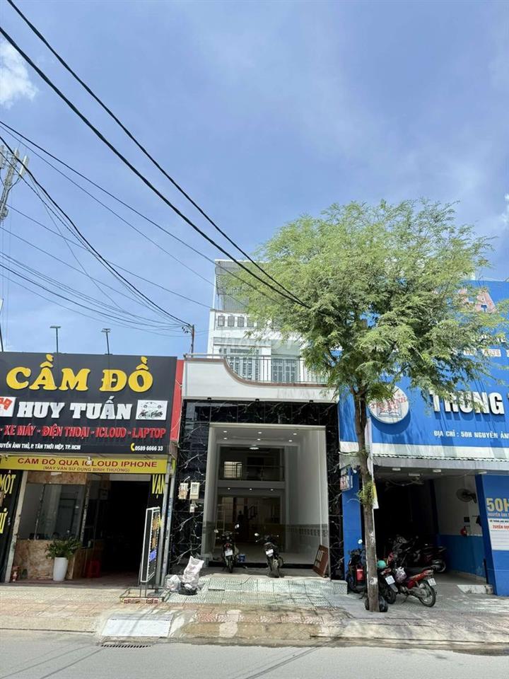 Nhà phố 3 tầng 4,2m x 26m. Mặt tiền Nguyễn Ảnh Thủ Sát Sacombank