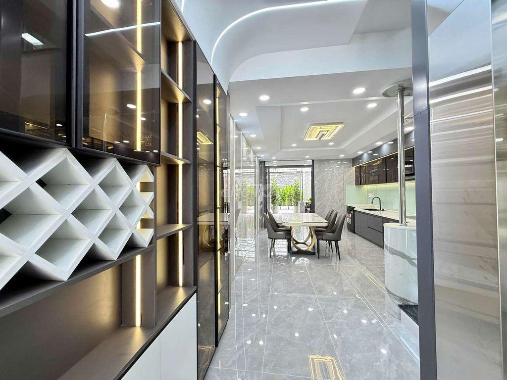 Siêu Phẩm 4m x 28m. 4 Tầng Thang Máy Sân Vườn Hẻm 12m Đ. Tô Ngọc Vân