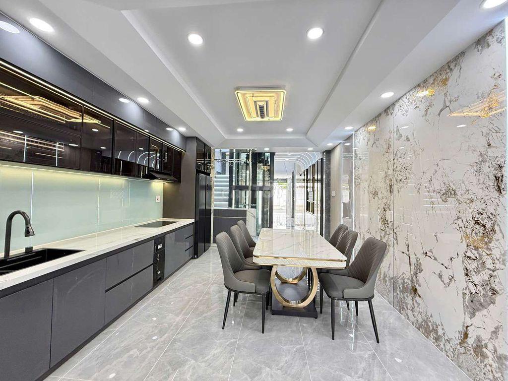 Siêu Phẩm 4m x 28m. 4 Tầng Thang Máy Sân Vườn Hẻm 12m Đ. Tô Ngọc Vân