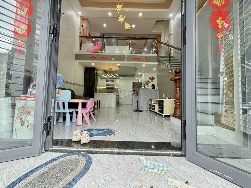 Nhà Phố full nội thất Mặt Tiền Đường Trung Mỹ Tây 09