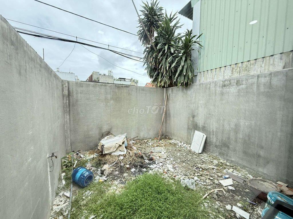 Nhà Phố 3 Tầng 4m x 25m. có PN dưới trệt 1/ Ngắn Hiệp Thành 13