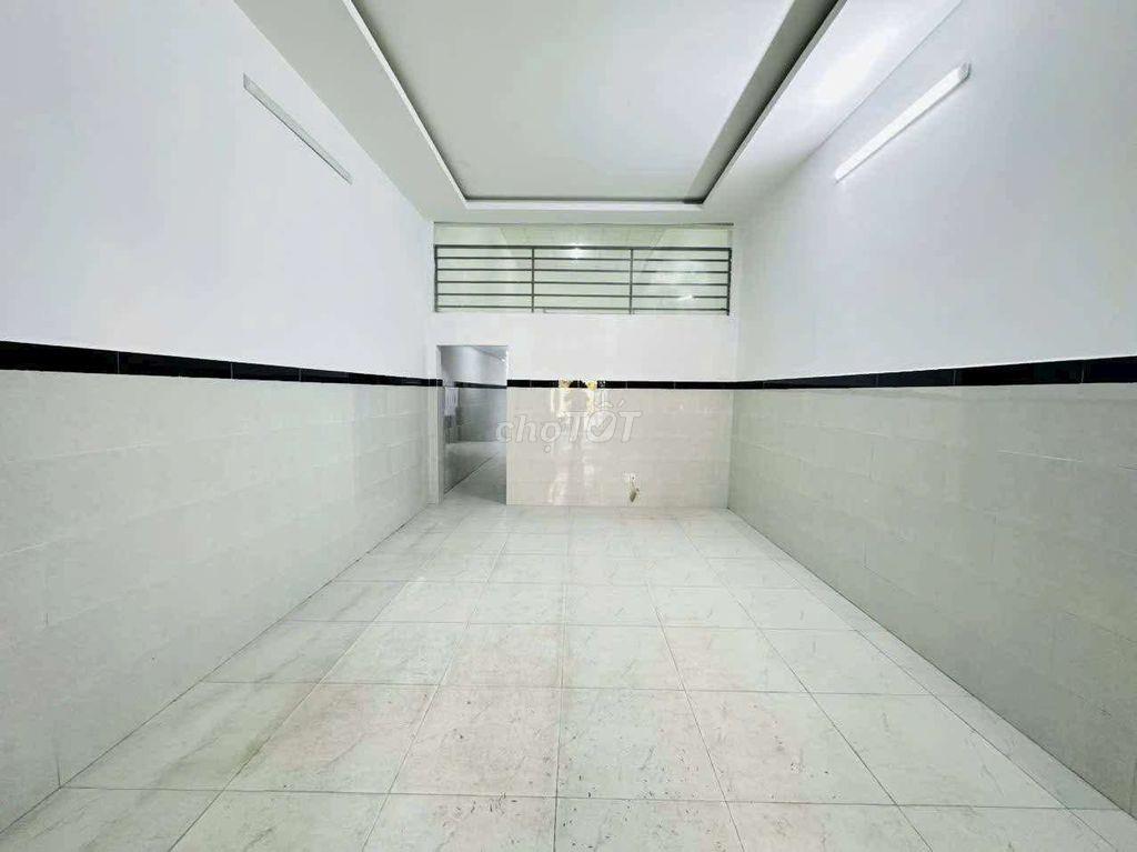 Nhỉnh 6 tỷ Nhà SHR 4m x 19m. Mặt Tiền Đường Hiệp Thành 18