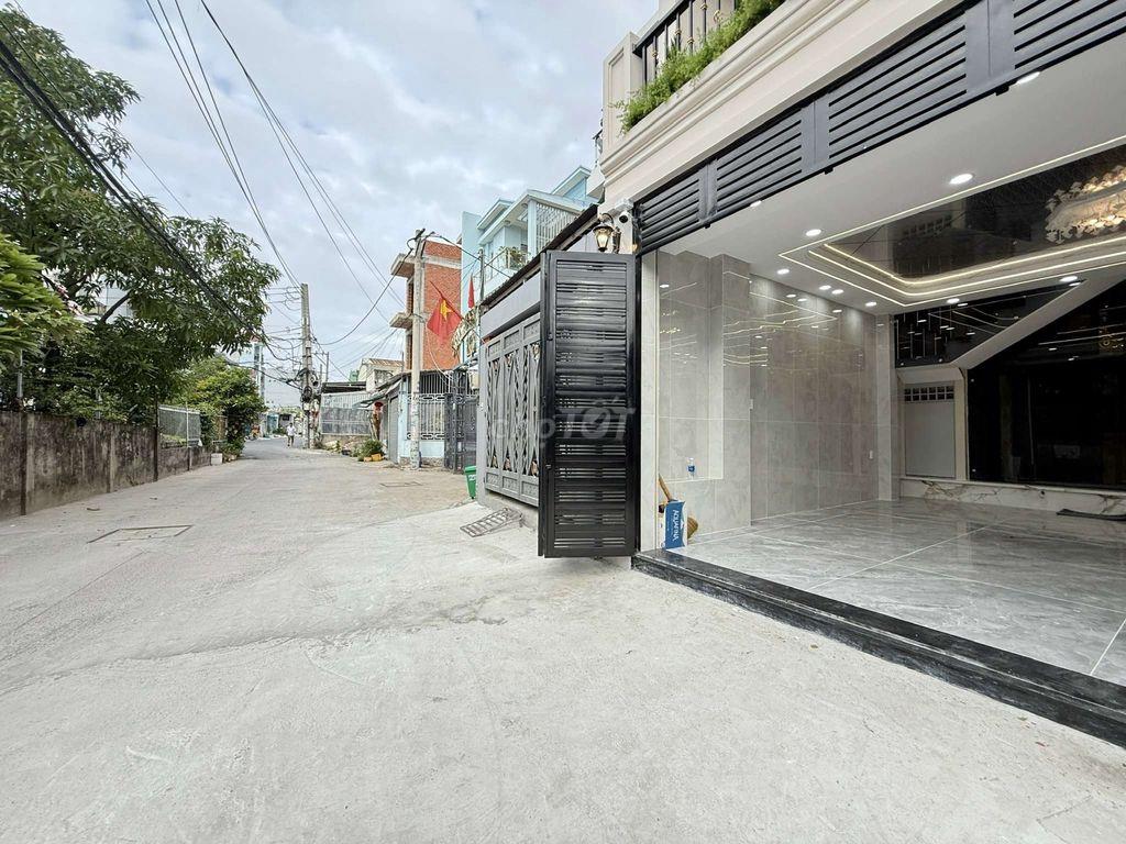 Siêu Phẩm đẹp mê 5,5m x 16m. 4 Tầng Thang Máy Hẻm 8M thông Hà Huy Giáp