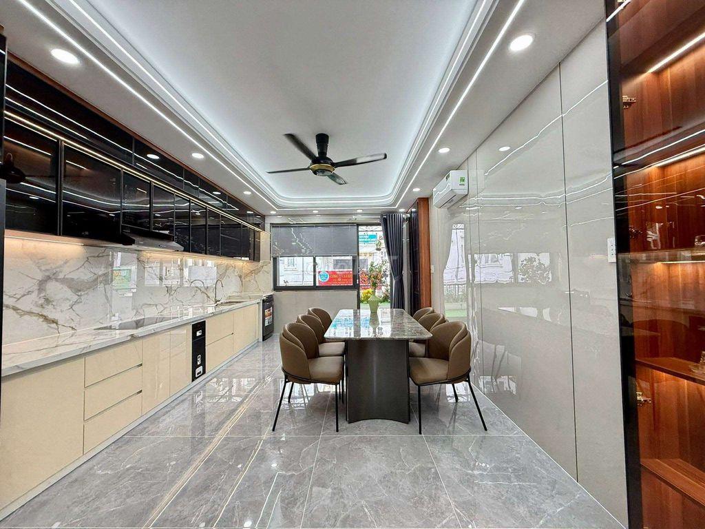 Siêu Phẩm 4m x 22m. 4 Tầng Thang Máy. MT Hẻm 9m Thông Lê Văn Khương