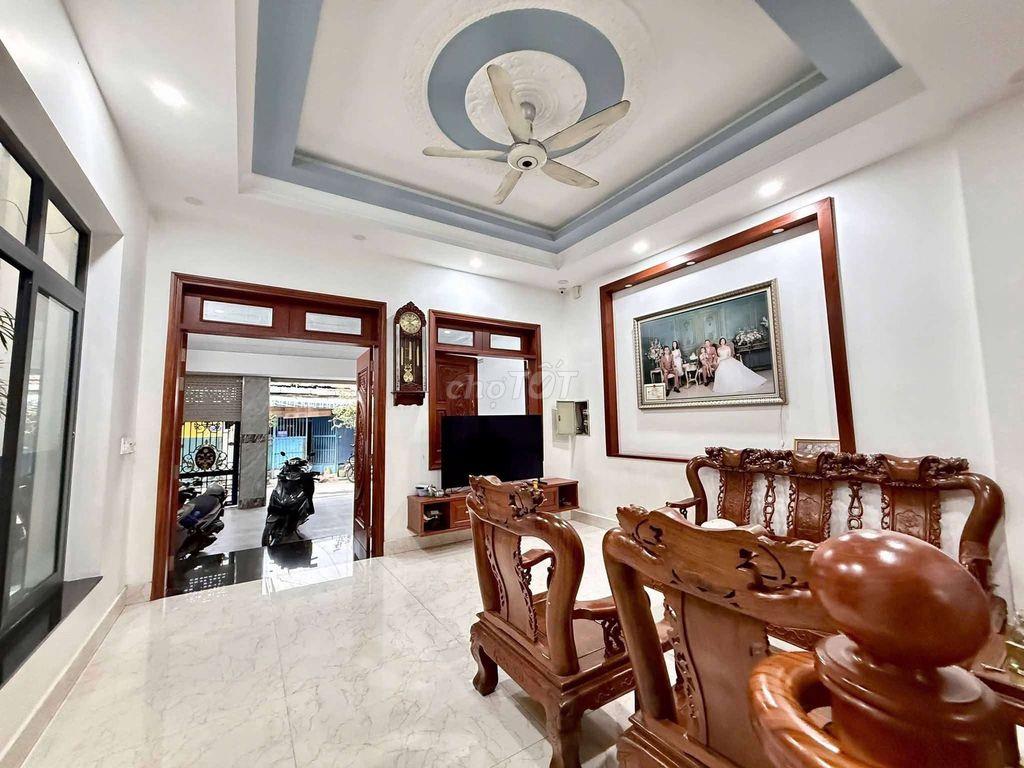 Nhà Phố 6m x 20m. 3 Tầng Thang Máy Đường Trương Thị Hoa ( Ngay Metro)