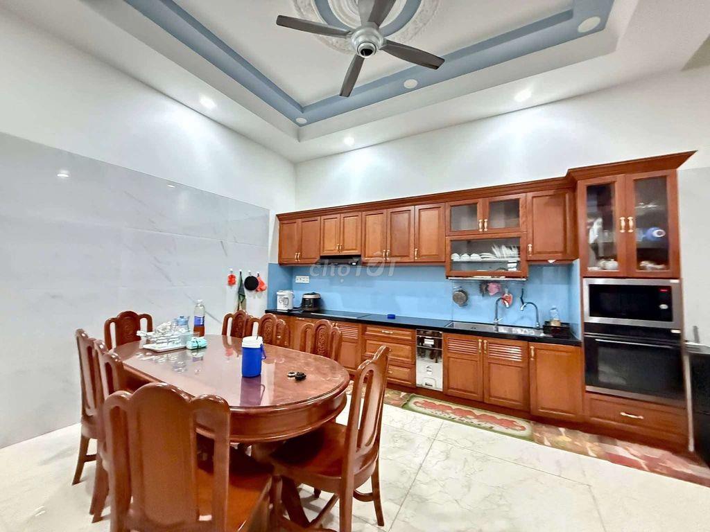 Nhà Phố 6m x 20m. 3 Tầng Thang Máy Đường Trương Thị Hoa ( Ngay Metro)