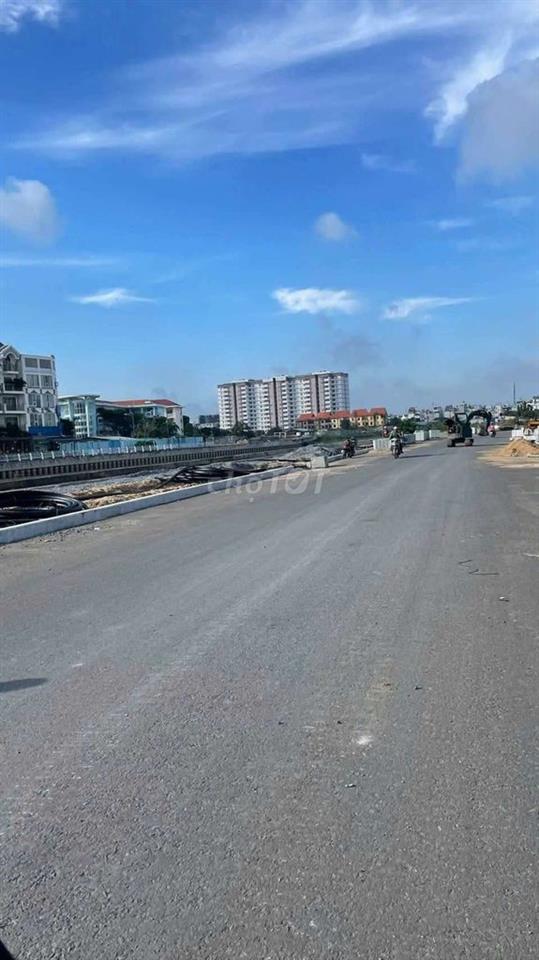 Mấy Lô đất Khu Bờ Kè Tham Lương Nguyễn Văn Quá. Gần Cầu Tham Lương