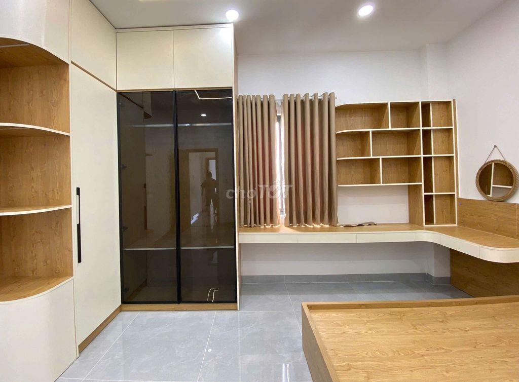 Siêu phẩm 4,7m x 25m. 4 Tầng Mặt Tiền Đường Hiệp Thành 12. ngay Chợ HT