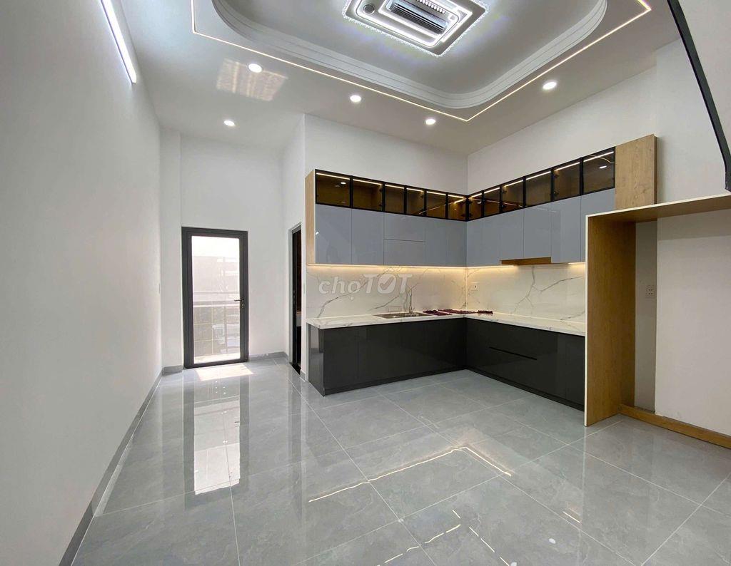Siêu phẩm 4,7m x 25m. 4 Tầng Mặt Tiền Đường Hiệp Thành 12. ngay Chợ HT