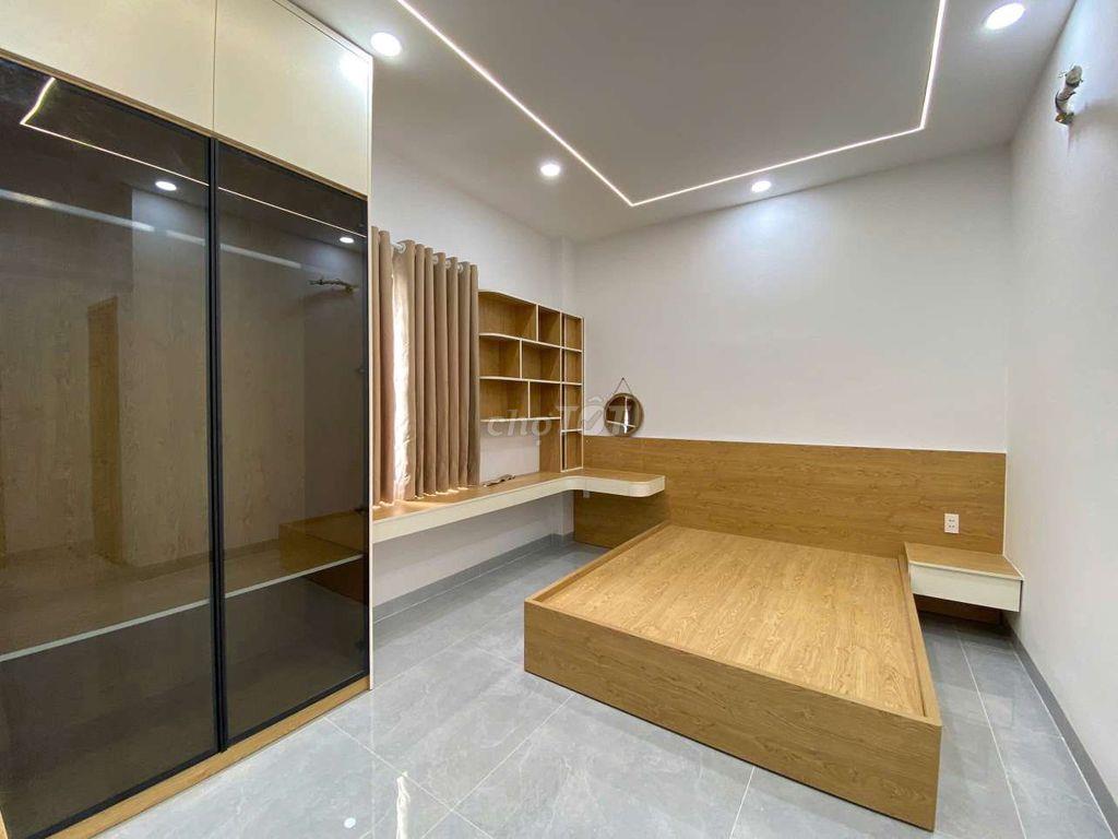 Siêu phẩm 4,7m x 25m. 4 Tầng Mặt Tiền Đường Hiệp Thành 12. ngay Chợ HT