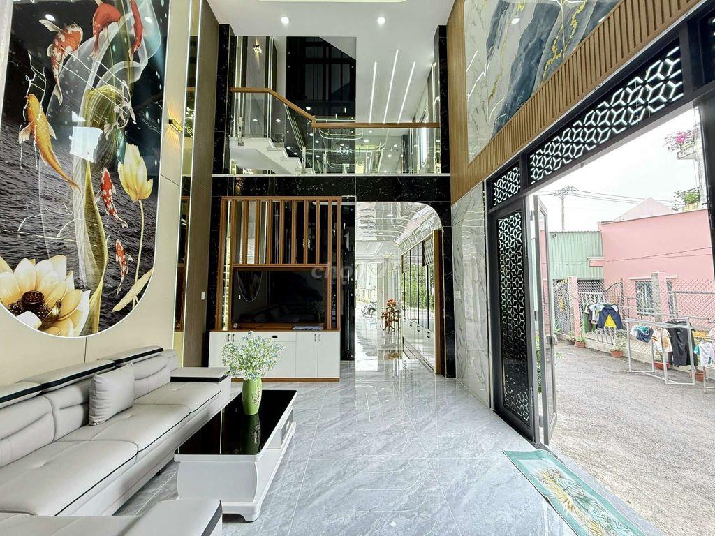 Nhỉnh 8 tỷ Siêu Phẩm 4 Tầng Thang Máy Căn Góc 2MT Đ. Cầu Ba Phụ
