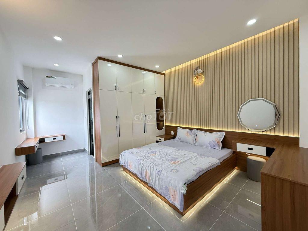 Nhỉnh 8 tỷ Siêu Phẩm 4 Tầng Thang Máy Căn Góc 2MT Đ. Cầu Ba Phụ