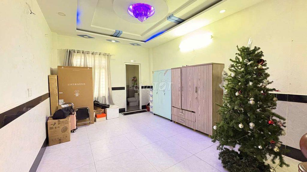 Cặp Nhà 8m x 22m. 5 Tầng Xây Thành 2 căn MT Chợ Huỳnh Thị Hai