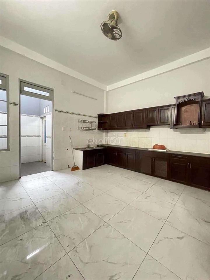 Nhà Phố 5m x 30m. 150m2 Đúc 3 Lầu Mặt Tiền Đường Thới An 20