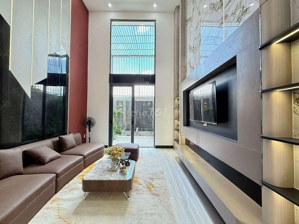 Siêu Phẩm Luxury 5 Tầng Có Thang Máy Ngay Ngã tư Ga 1/ Thạnh Lộc 29