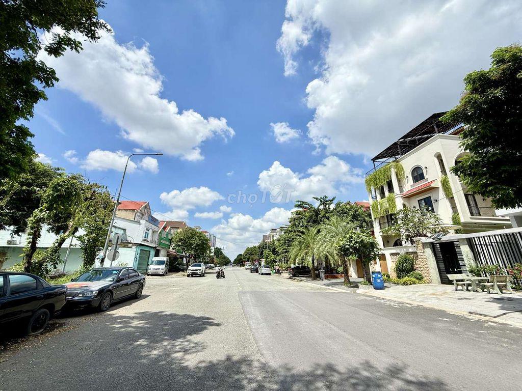 Lô đất đẹp 10m x 20m. View Sông Trục Chính Khu Biệt Thự Phú Nhuận