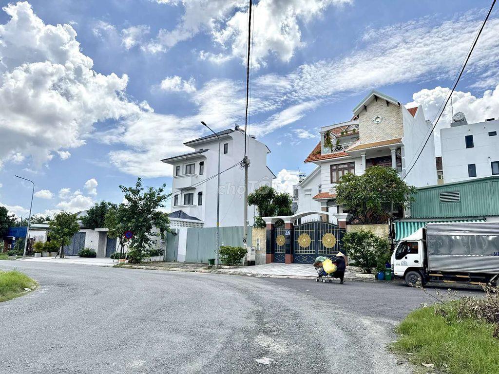 Lô đất đẹp 10m x 20m. View Sông Trục Chính Khu Biệt Thự Phú Nhuận