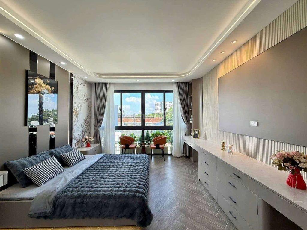 Siêu Phẩm phong cách Duplex Có Thang Máy 2PN Master 1/ Lê Văn Khương