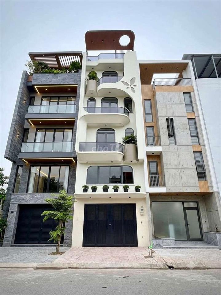 Nhà 5m x 25m. 6 Tầng Thang Máy đẹp mê 1/ Ngắn Lê Văn Khương