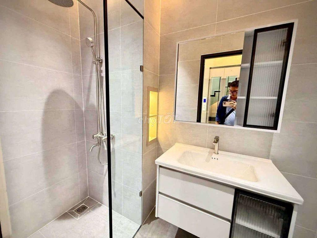 Nhà 5m x 25m. 6 Tầng Thang Máy đẹp mê 1/ Ngắn Lê Văn Khương