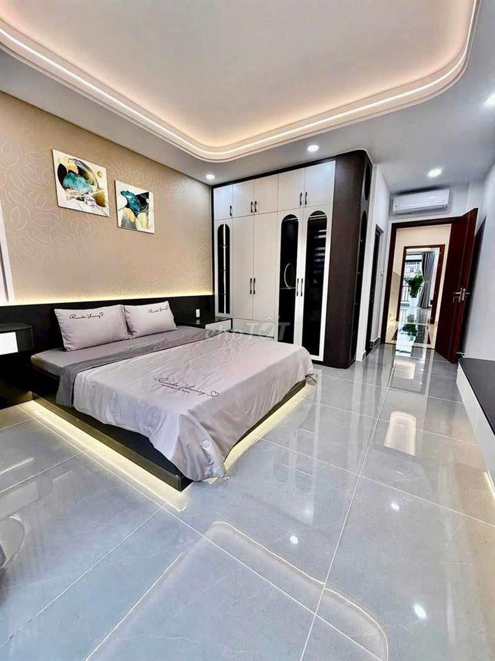 Siêu Phẩm 4 Tầng Có Thang Mặt Tiền Chợ Trần Quang Cơ