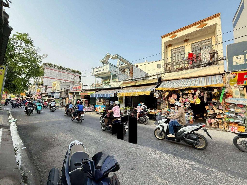 Siêu Phẩm 4 Tầng Có Thang Mặt Tiền Chợ Trần Quang Cơ