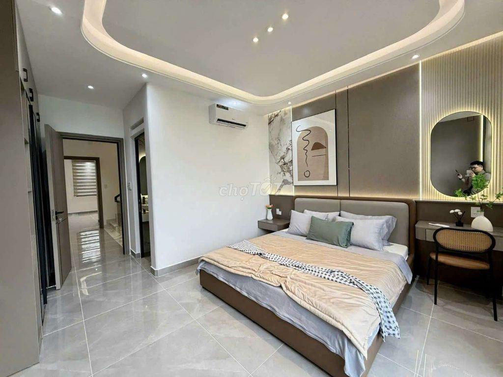 Siêu Phẩm 4,5m Ngang. 4 Tầng Ô Thang Máy Ngay KDC Hà Đô 1/Lê Thị Riêng