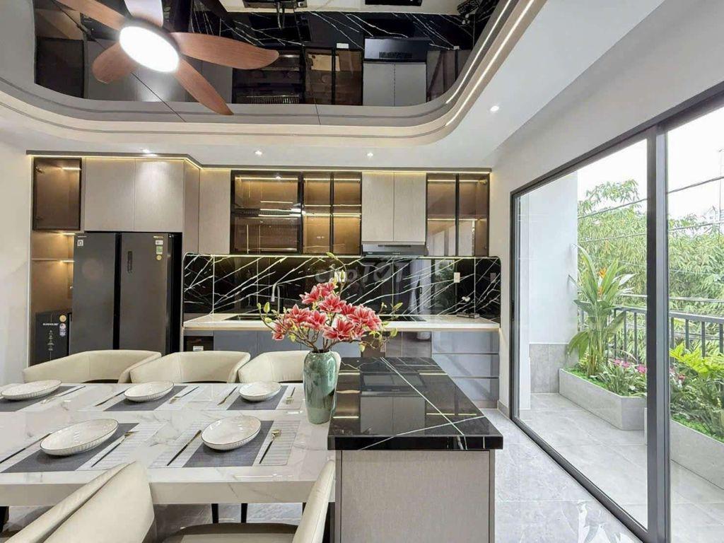 Siêu Phẩm 4,5m Ngang. 4 Tầng Ô Thang Máy Ngay KDC Hà Đô 1/Lê Thị Riêng