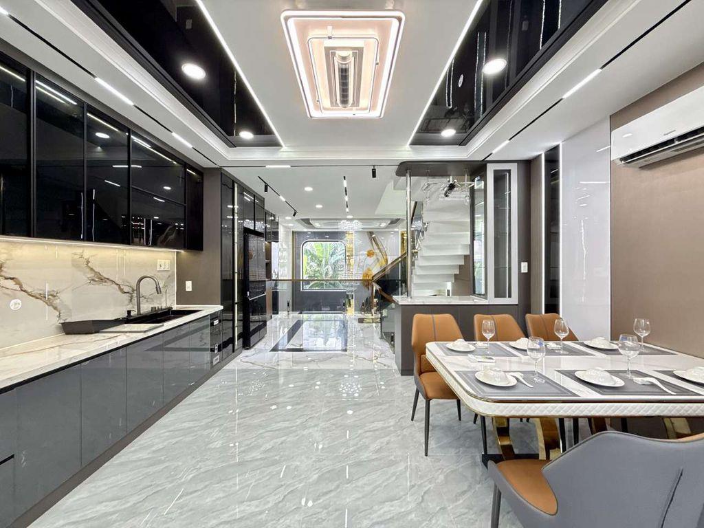 Siêu Phẩm Ngang gần 5M. Hẻm 10m Khu VIP Thạnh Lộc 13. Ngay Ngã tư ga