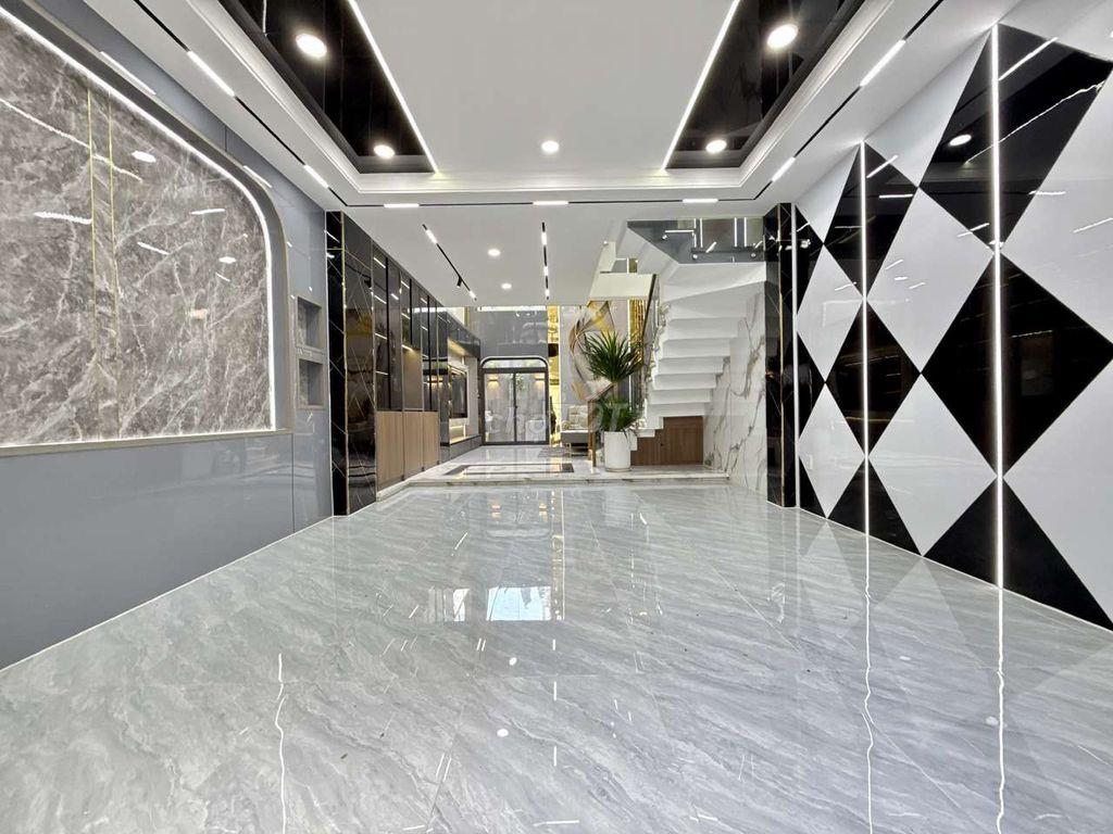 Siêu Phẩm Ngang gần 5M. Hẻm 10m Khu VIP Thạnh Lộc 13. Ngay Ngã tư ga