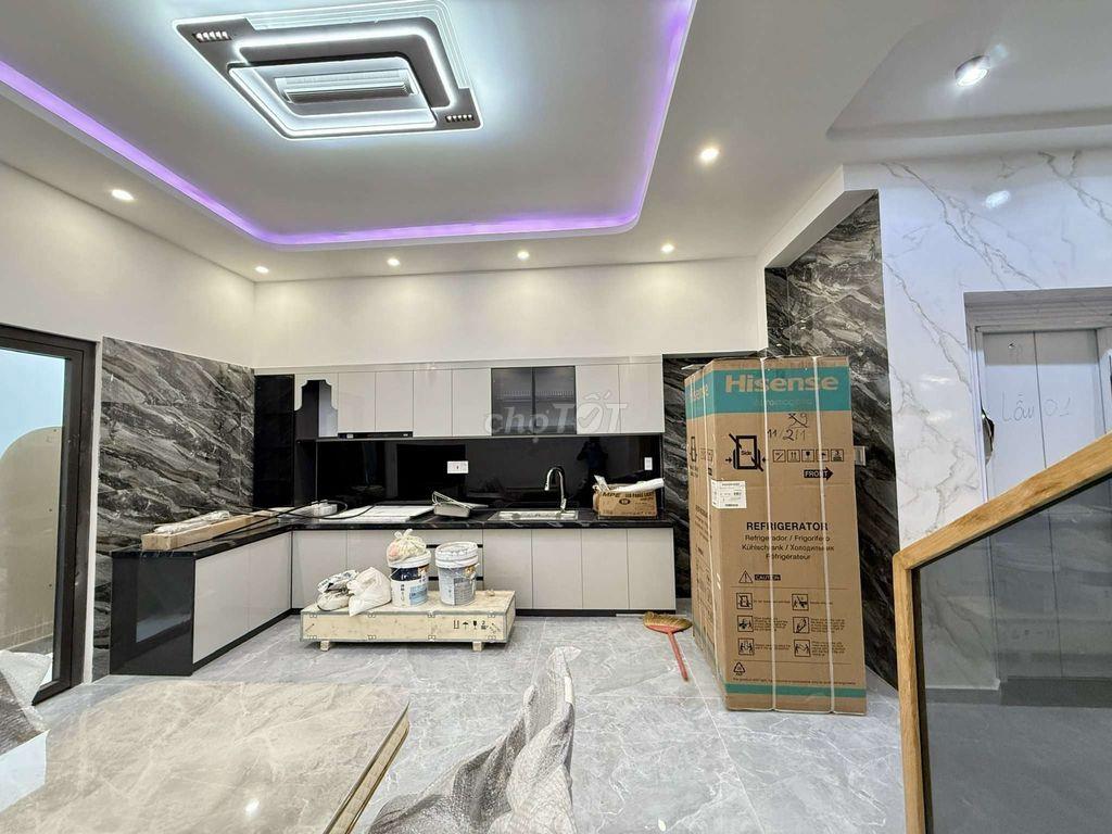 Siêu Phẩm 5m x 22m.4 Tầng Thang Máy Góc 2MT Kinh doanh 1/Lê Văn Khương