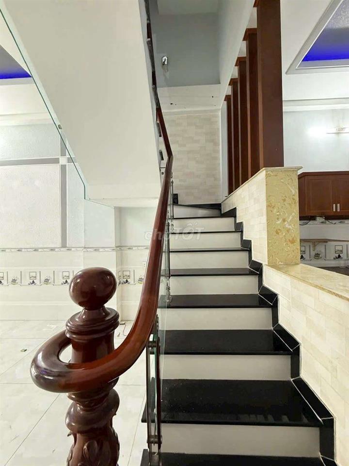 Nhà Phố 3 Lầu 1/ Ngắn Hẻm 9m Khu VIP Trương Thị Hoa ( TTH07)
