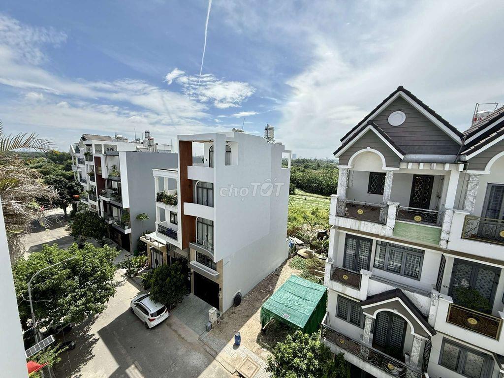 Siêu Phẩm Ngang 4,5m Xây 4 Tầng Thang Máy Hẻm 13m Khu VIP Lê Thị Riêng