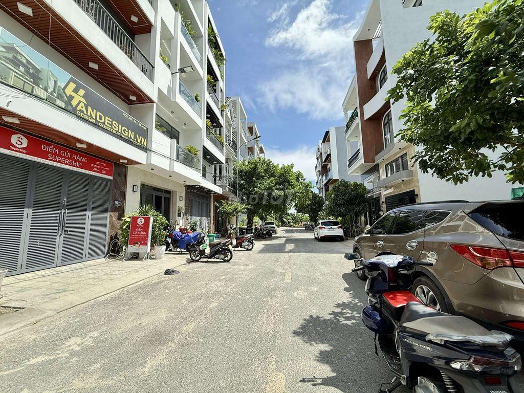 Siêu Phẩm Ngang 4,5m Xây 4 Tầng Thang Máy Hẻm 13m Khu VIP Lê Thị Riêng