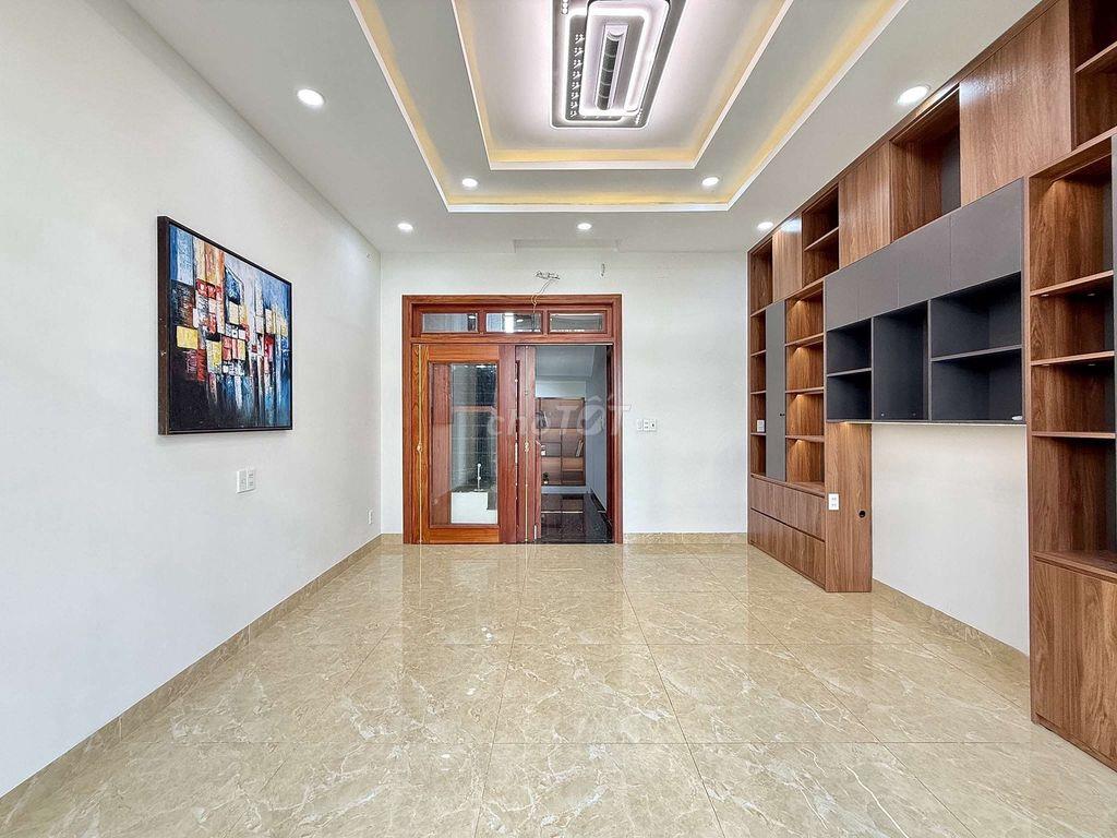 Nhỉnh 7 tỷ Nhà Phố Xây ở 4 tầng Hẻm rộng 14m Khu VIP Lê Thị Riêng