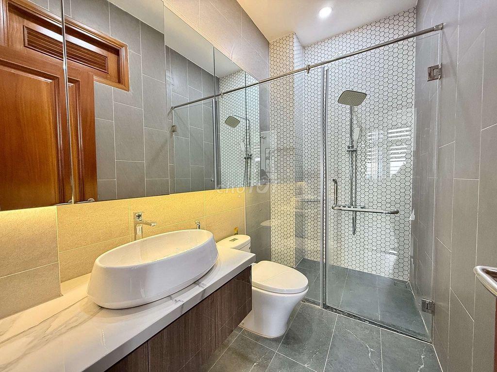 Nhỉnh 7 tỷ Nhà Phố Xây ở 4 tầng Hẻm rộng 14m Khu VIP Lê Thị Riêng