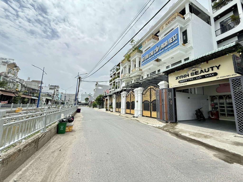 Siêu Phẩm 4m x 28m.Có Thang Máy Mặt tiền nhánh KD Đ. Hà Huy Giáp