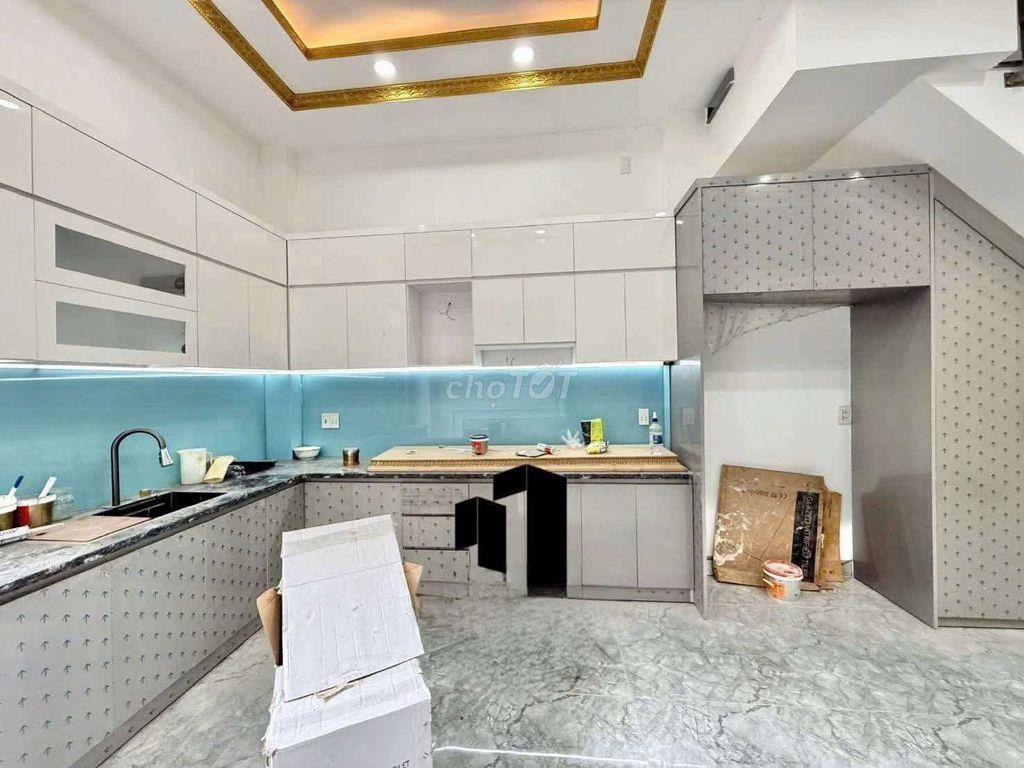 Nhà Phố 4m x 19m. 4 Tầng 6PN Mặt Tiền Đường Tân Thới Hiệp 09 (Tòa án)