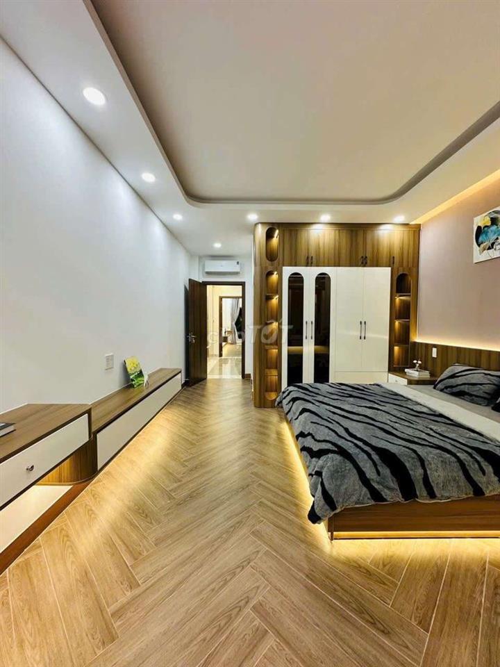 Siêu Phẩm 4m x 20m. Xây 5 Tầng Thang Máy Mặt Tiền Đường Thới An 12