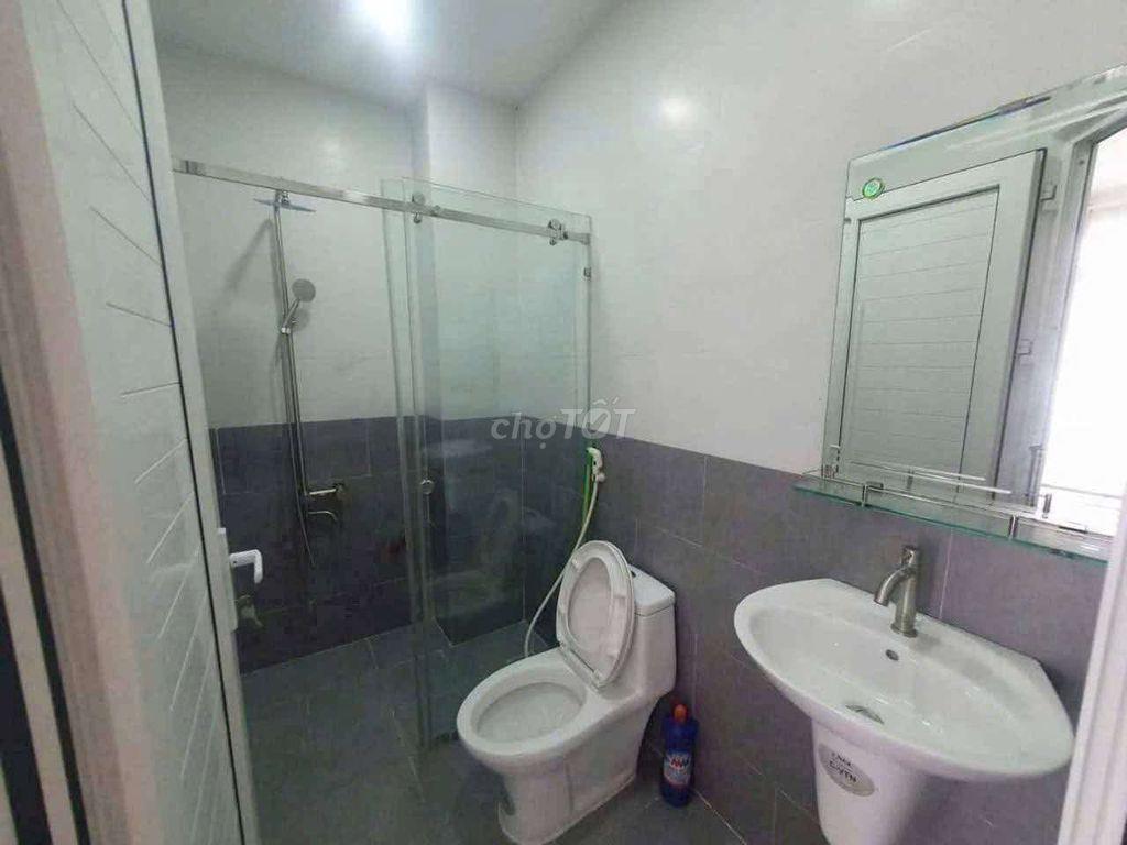 Nhỉnh 6 tỷ Nhà Phố 4 Tầng Mặt Tiền Đường Thới An 22. kdc Song Minh