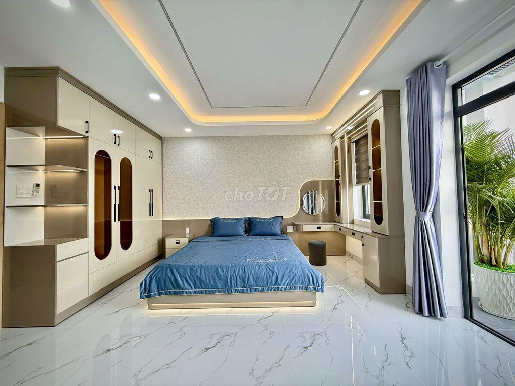 Nhà 5m x 15m. 4 Tầng Có Thang Máy Đường Lê Thị Riêng