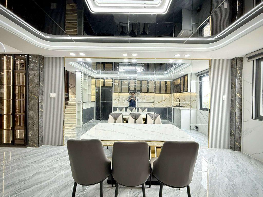 Siêu Phẩm 4m x 21m. 4 Tầng Có Thang Máy Hẻm nhựa 8m Thông Lê Thị Riêng