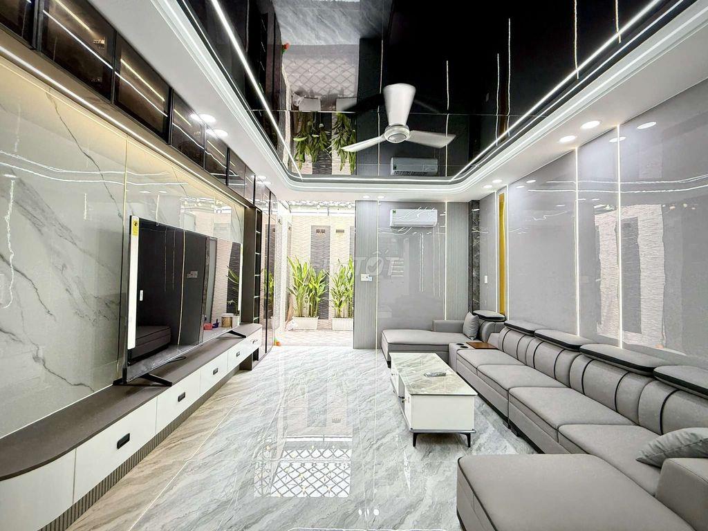 Siêu Phẩm 4m x 21m. 4 Tầng Có Thang Máy Hẻm nhựa 8m Thông Lê Thị Riêng
