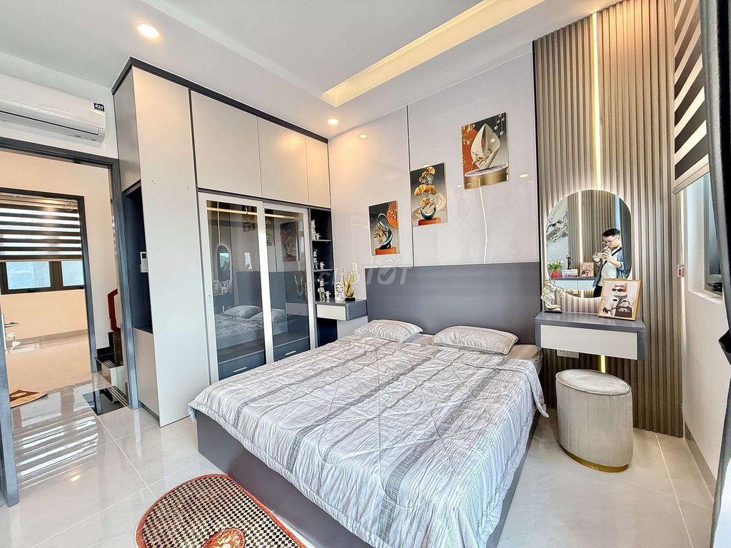 Nhỉnh 5 tỷ Siêu phẩm đẹp mê 1/ Hẻm 8m Nguyễn Ảnh Thủ